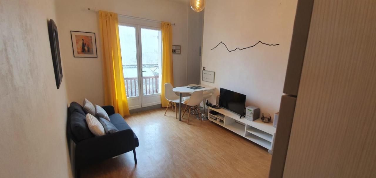 Studio Lumineux Au Centre Ville Баньер-де-Бигор Экстерьер фото
